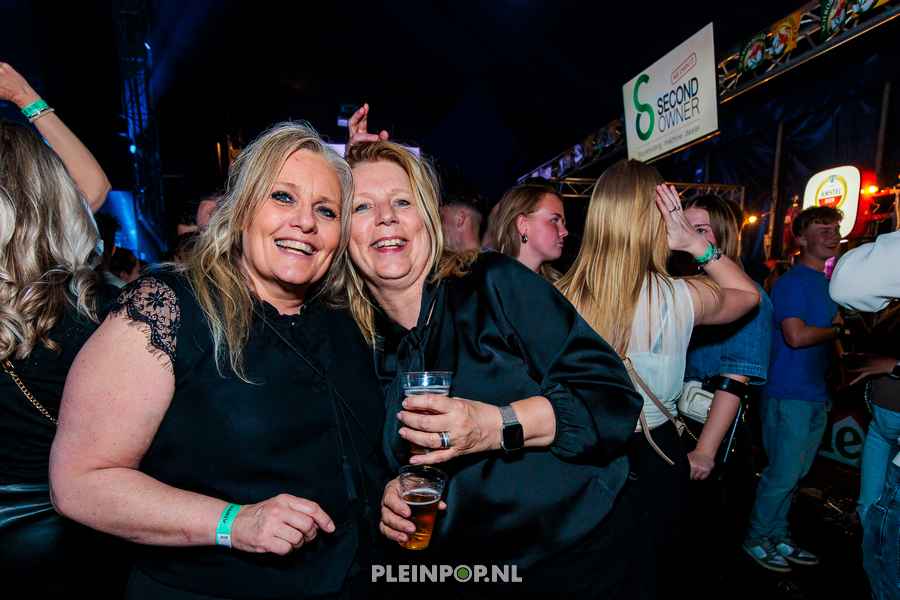 Publiek Bewerkt    (75)